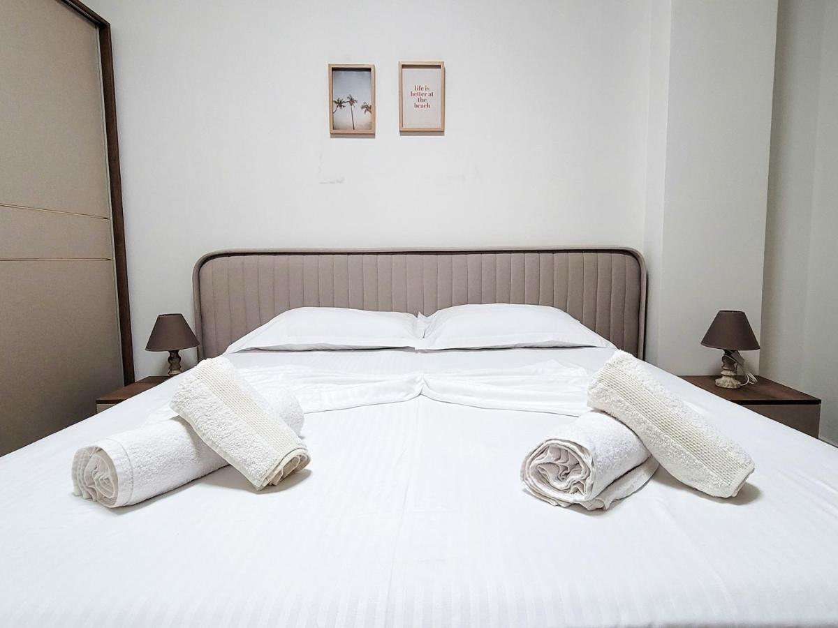 One-Bedroom Gem By The Square Tirana Exterior photo